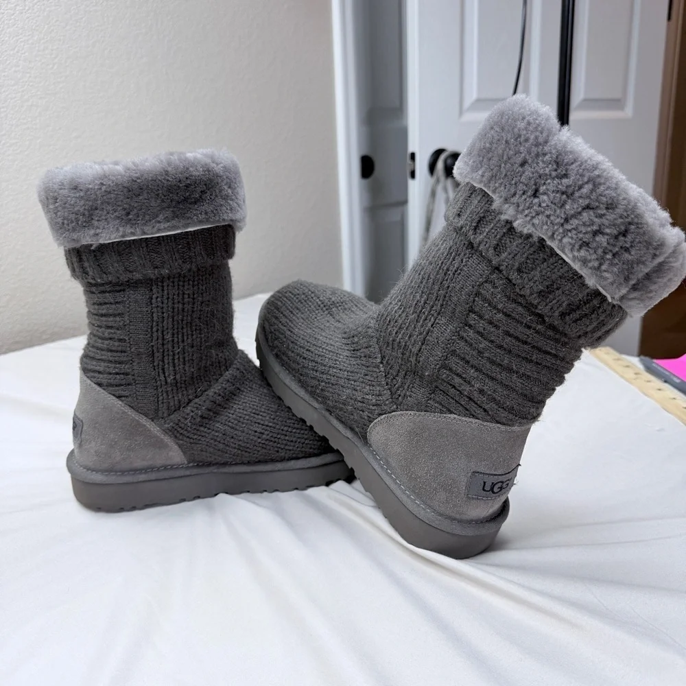 UGG Gray Ribbed Knit Shearling Lined Boots